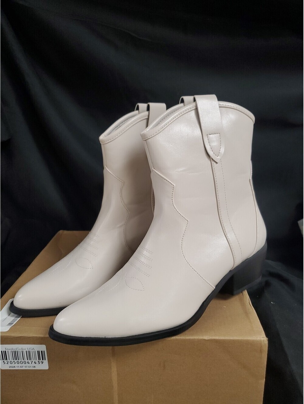 Boohoo Women's Off-White Western Cowboy Boots 9" Wide Fit Sz. 8 NEW